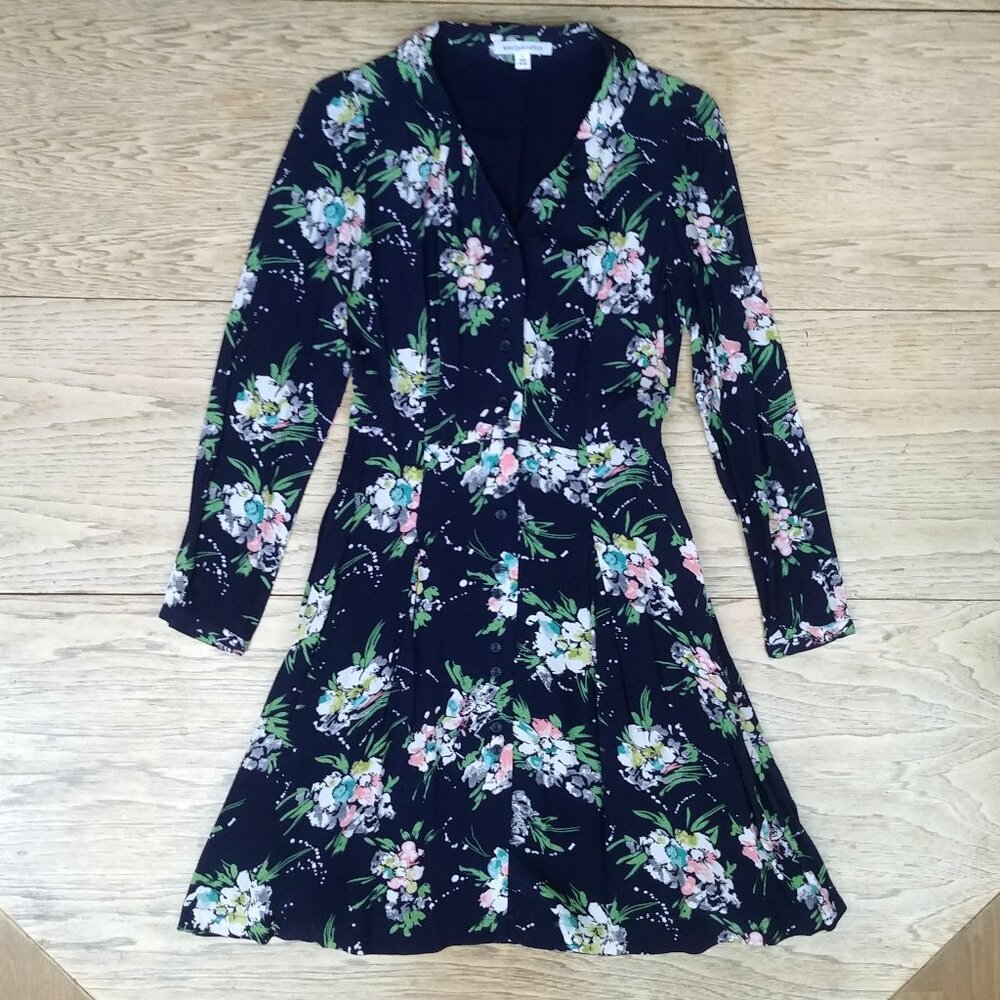 NEW Never worn Emily and Fin navy blue floral button down dress Size Small